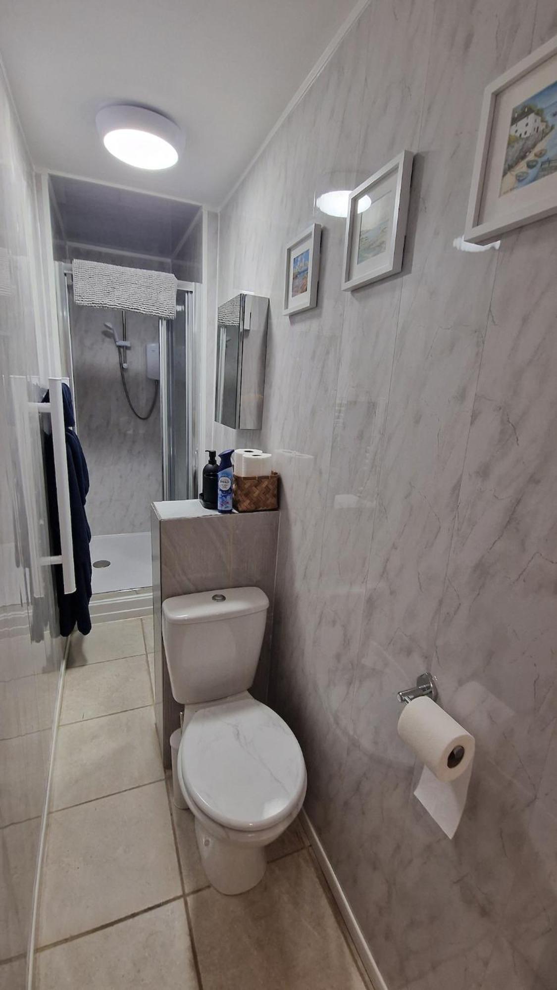 The Red House, 2 Bed Flat In * Bristol